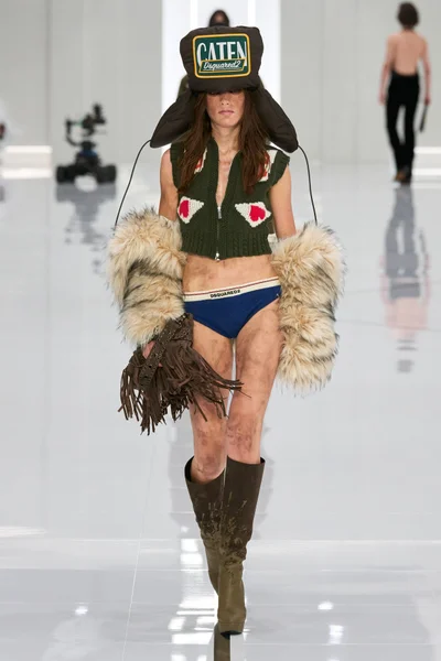 Look 7
